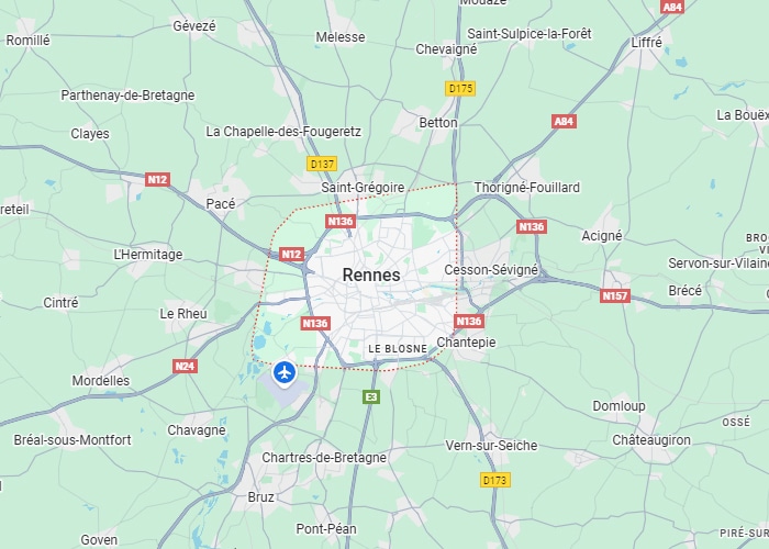 Rennes : carte routière de l'agglomération et rocade N136 Carte routière de Rennes. La rocade N136 encercle la ville. Axes N12, N24, A84, l'aéroport et communes voisines (Cesson-Sévigné, Pace, Bruz).
