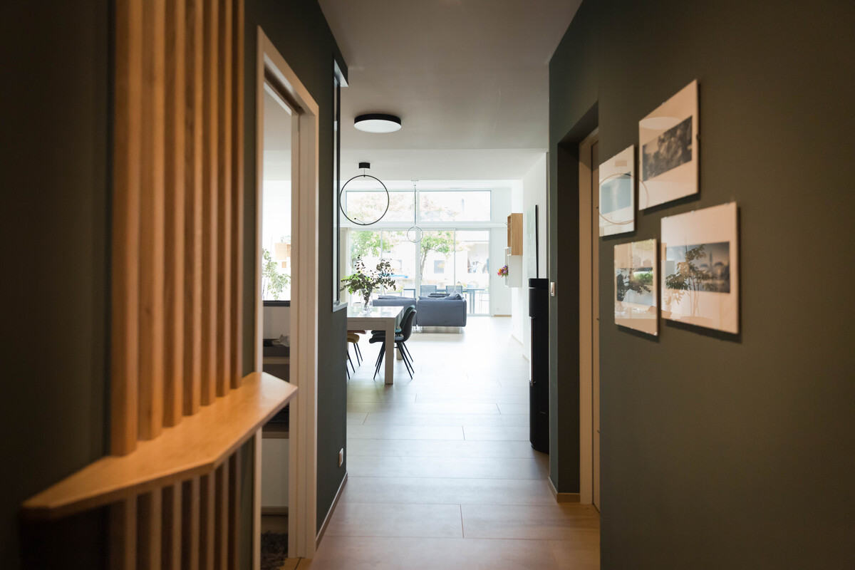 Projet Salma I – Agencement Sur-Mesure Meuble TV & Entrée près de Rennes