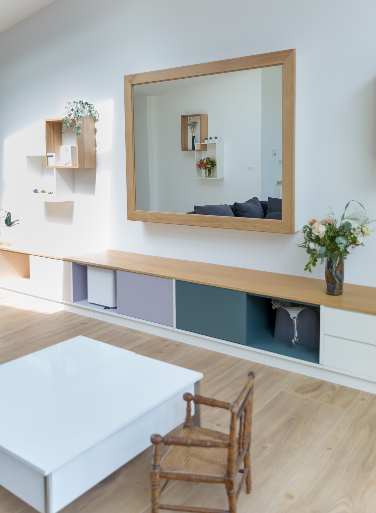 Projet Salma I – Agencement Sur-Mesure Meuble TV & Entrée près de Rennes