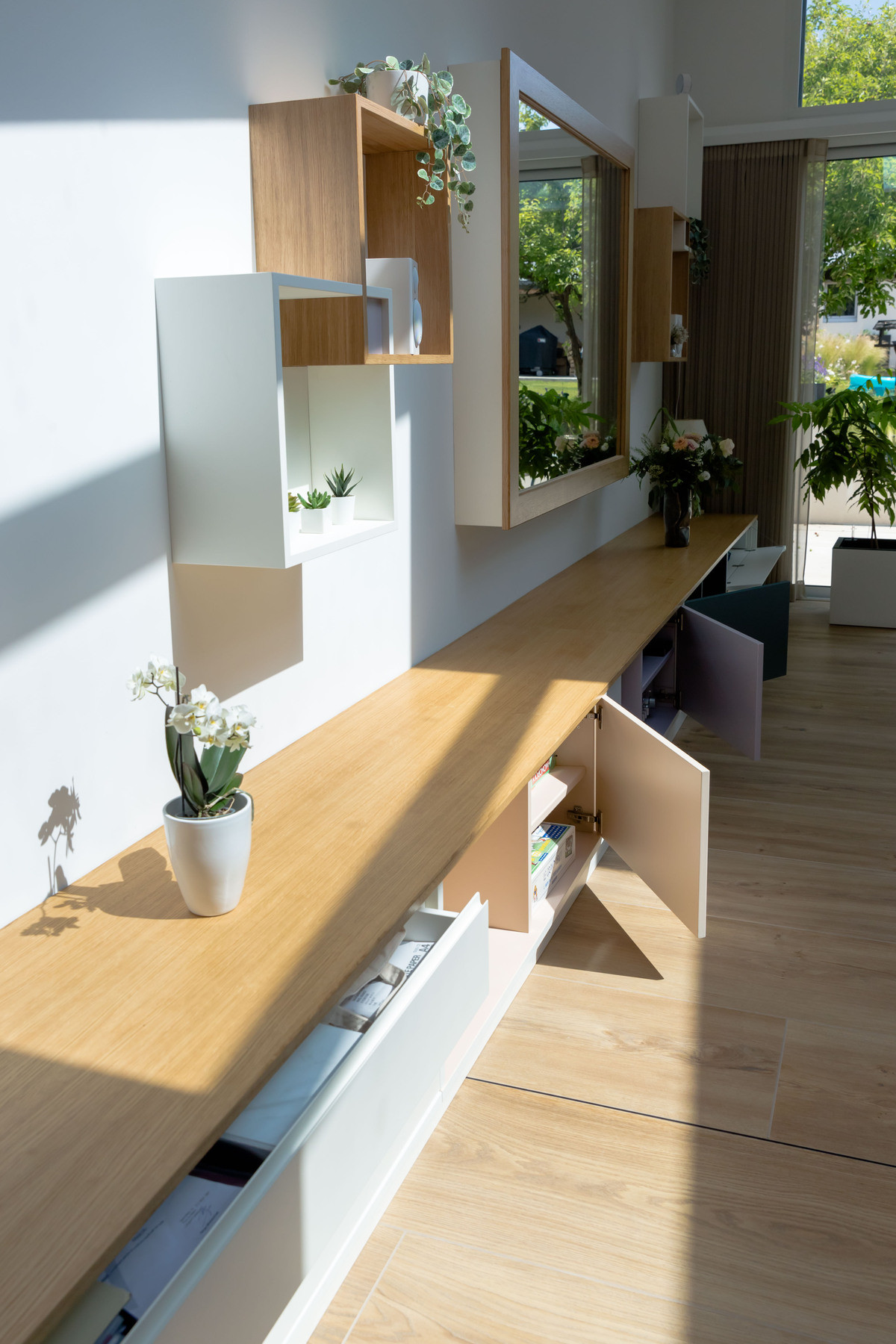 Projet Salma I – Agencement Sur-Mesure Meuble TV & Entrée près de Rennes